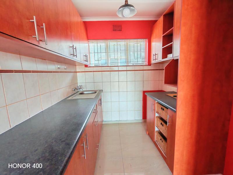 To Let 2 Bedroom Property for Rent in Woodstock Upper Western Cape